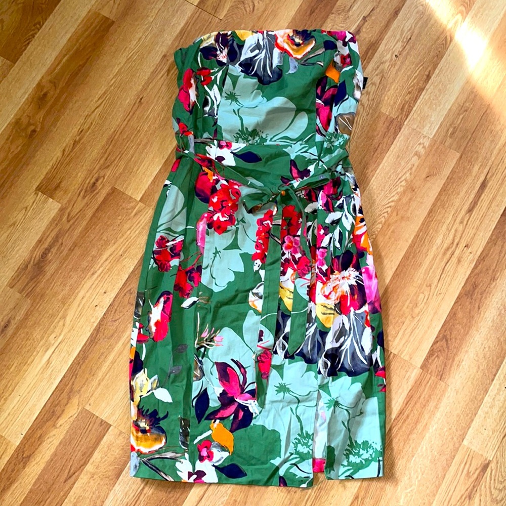 NTW 🏷️ Tropic Strapless Dress